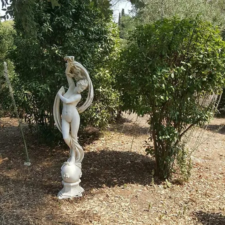 Alojamento de Acomodação e Pequeno-almoço La Garriniere 4*